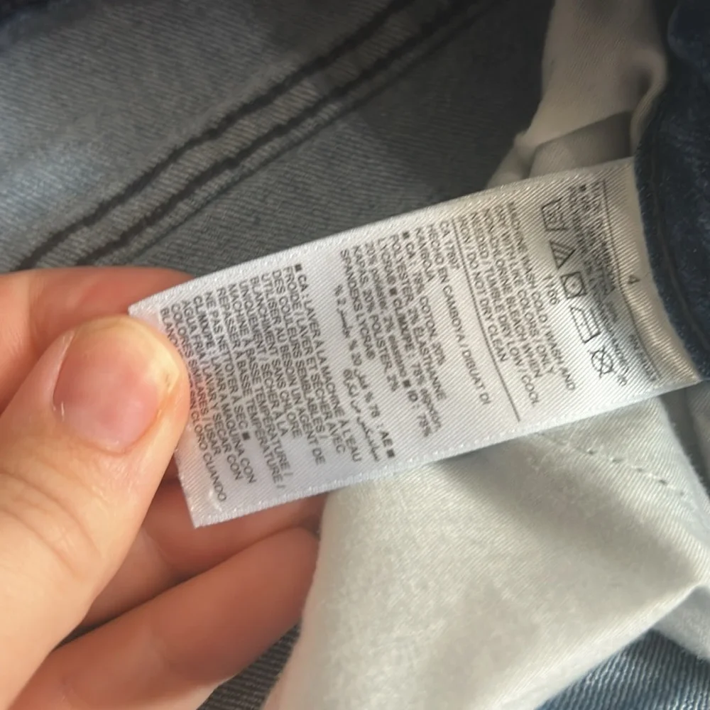 [Old Navy] “Super Skinny” Stretch Jeans - Size 4